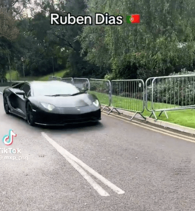 Ruben Dias drives a Lamborghini Aventador