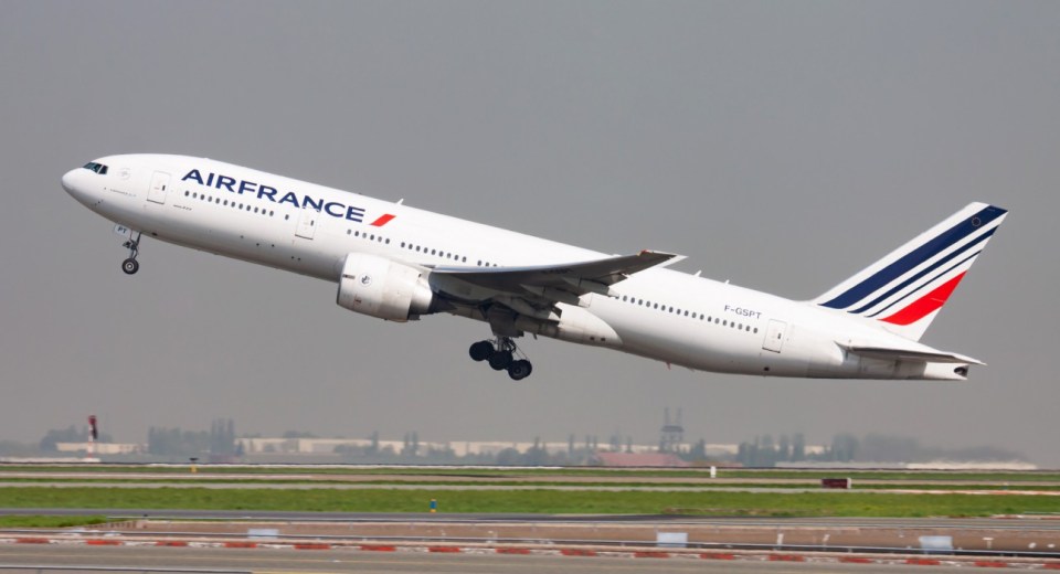 Air France previously provided a sweet cookie for breakfast and a fresh sandwich for the rest of the day