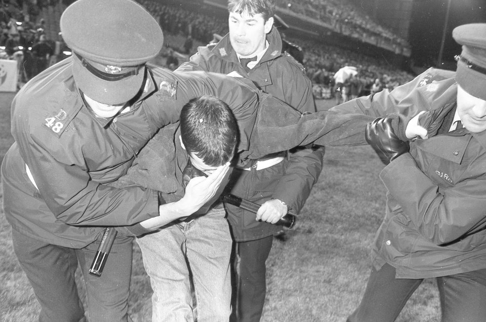 A clash in 1995 was abandoned after crowd trouble and fighting broke out inside Lansdowne Road