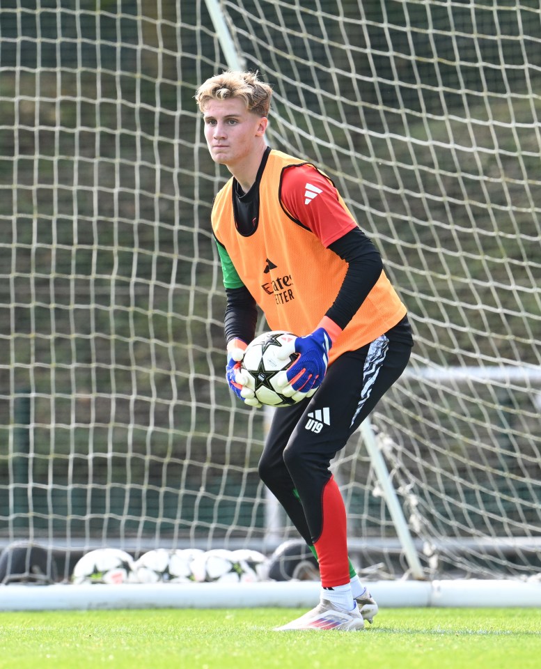 Jack Porter is set to make his Arsenal debut against Bolton