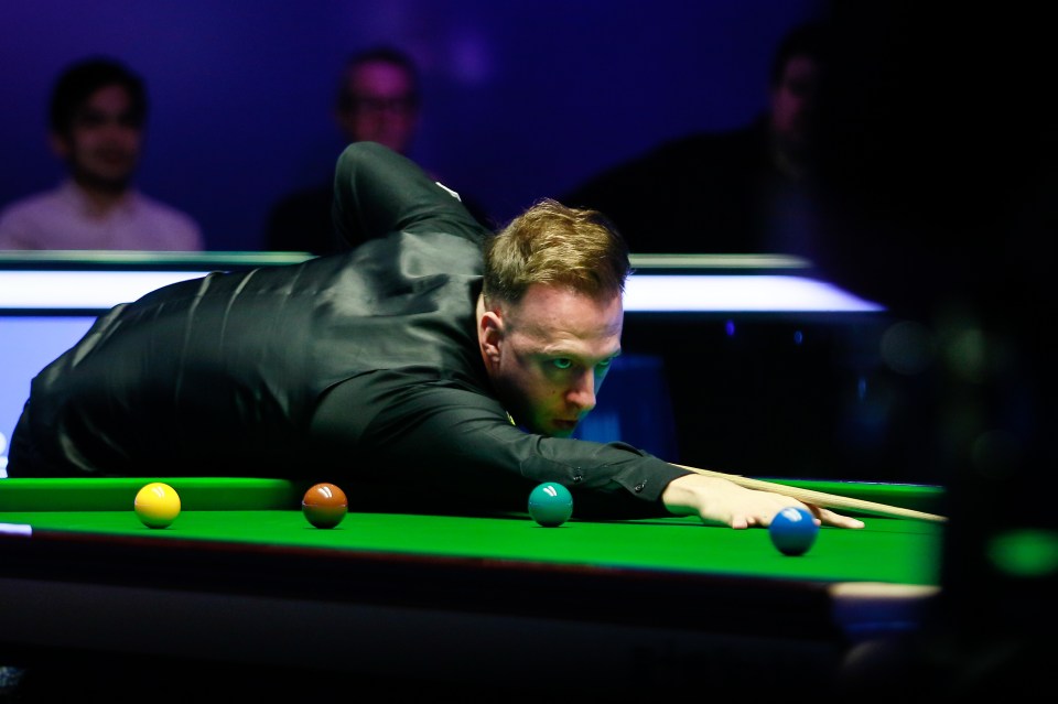 Englishman Judd Trump stemmed Welsh rival Mark Williams' fightback by taking the last frame of the afternoon to lead 5-3