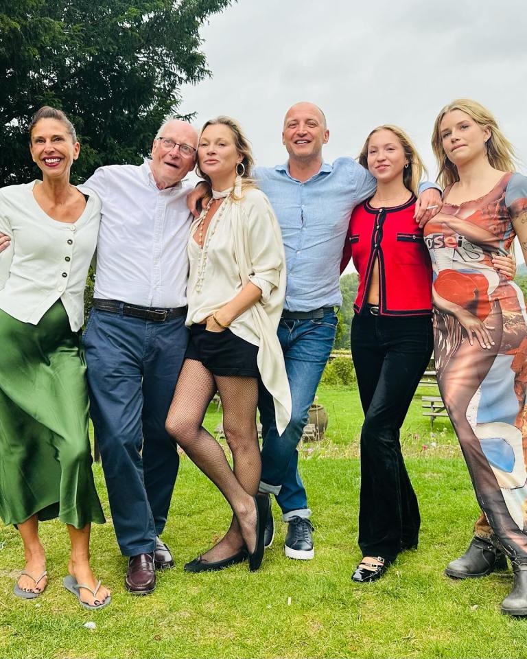 From left to right, Nick's girlfriend Tracey, dad Peter, Kate, brother Nick, Kate's daughter Lila and Lottie