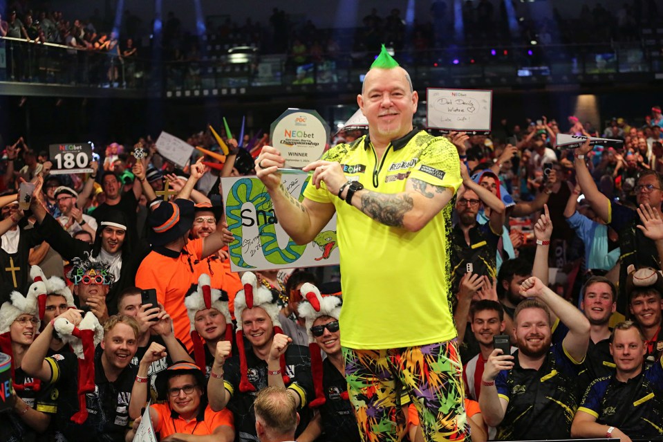 Peter Wright produced a stunning comeback to win the event