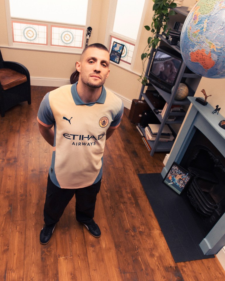 City stars donned the new kit which is inspired by Oasis' 'Definitely Maybe' album