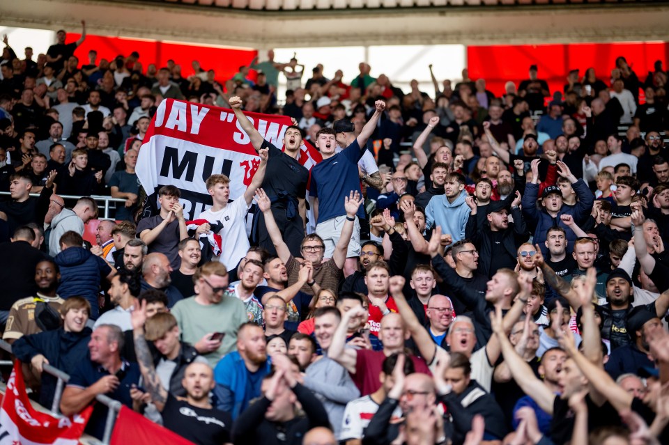 Manchester United fans face travel hell this weekend