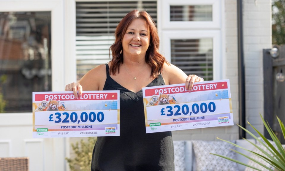 Both Rachel and Callum pocketed a £320,000 cheque