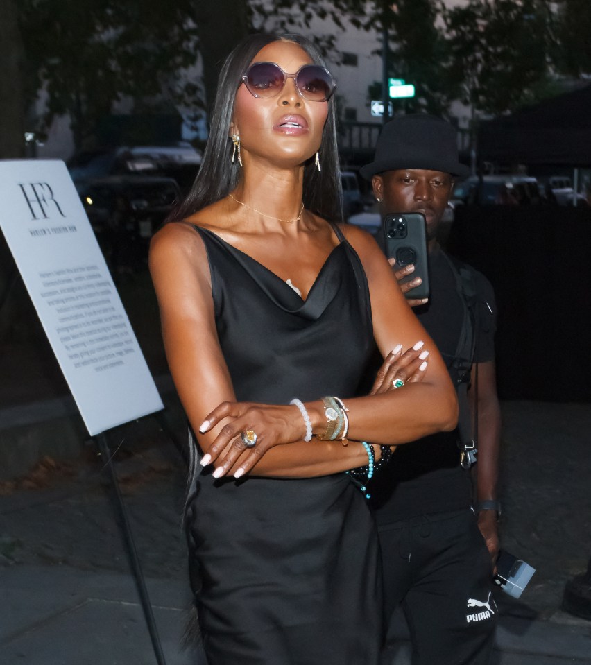 Naomi Campbell threw serious shade at Anna Wintour after the Vogue editor-in-chief referred to her notorious lateness