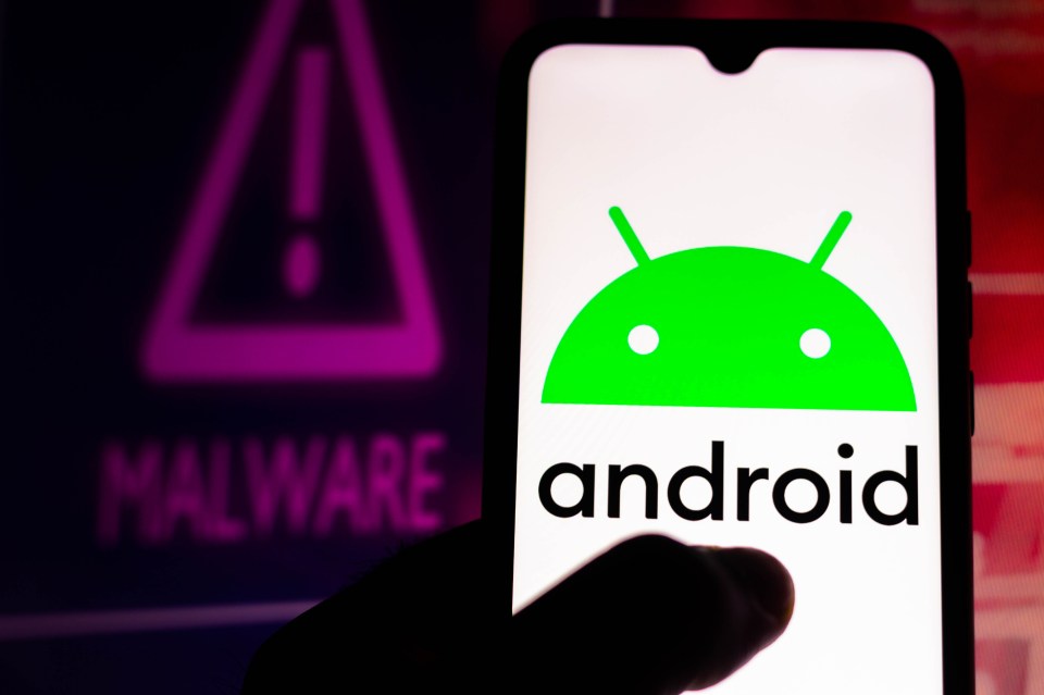 BRAZIL – 2021/08/25: In this photo illustration the Android logo seen displayed on a smartphone with a malware alert in the background. (Photo Illustration by Rafael Henrique/SOPA Images/LightRocket via Getty Images)