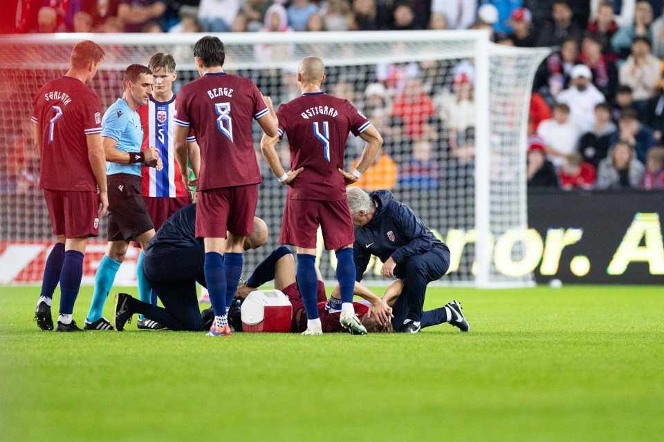 Odegaard cried with pain after a challenge from Baumgartner