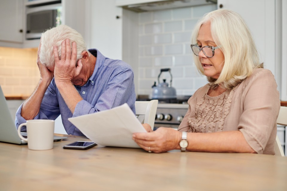 Research shows that money problems may be one of the first signs of dementia