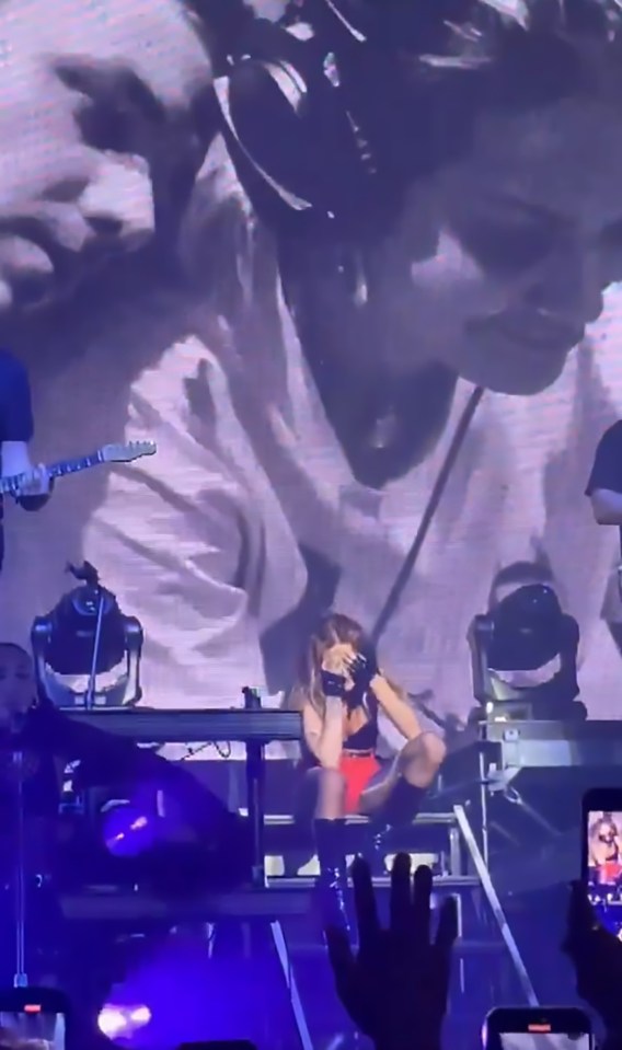 Rita Ora fought back tears in a heartbreaking live tribute to Liam Payne