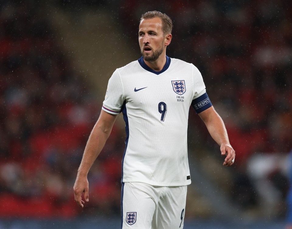 Carra wants to surround skipper Harry Kane with speed