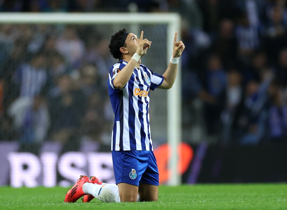 Pepe's goal kickstarted Porto's dramatic comeback at the Estadio do Dragao