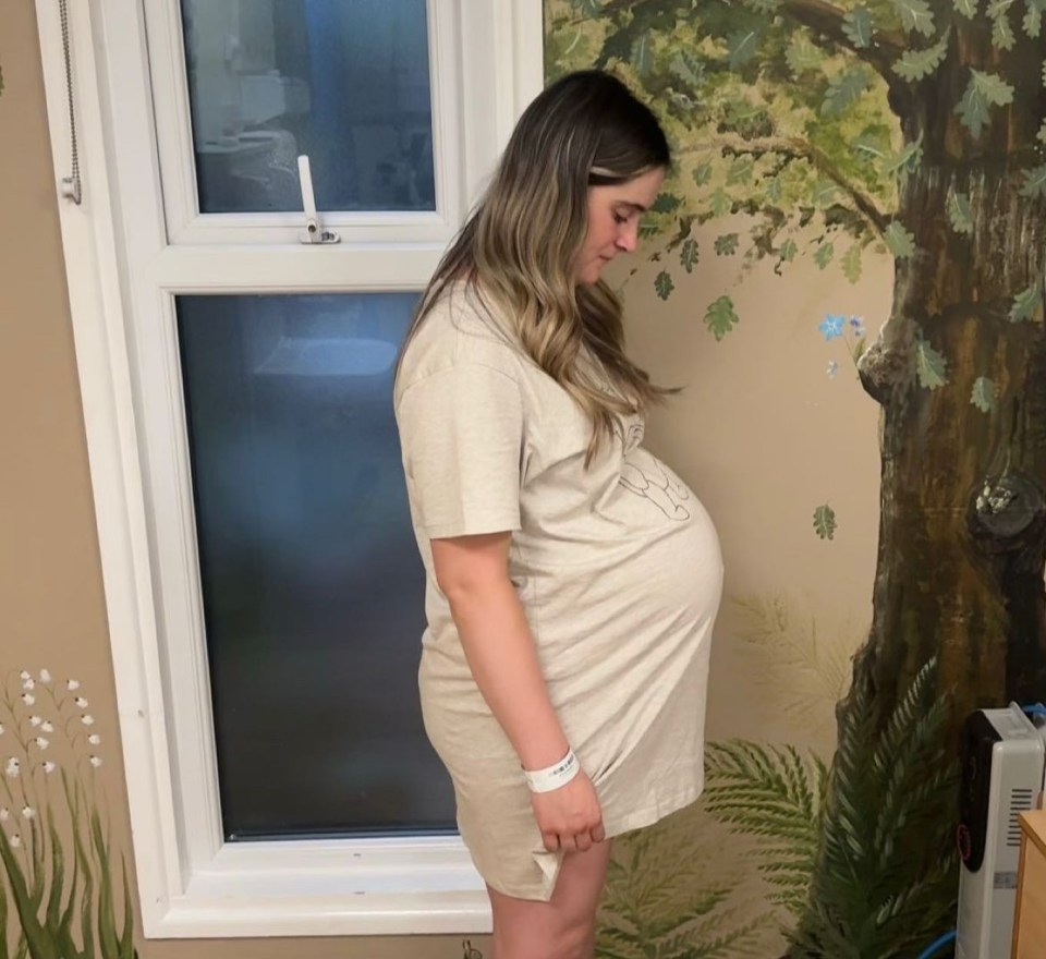 In the birth announcement post, Katie showed off her baby bump