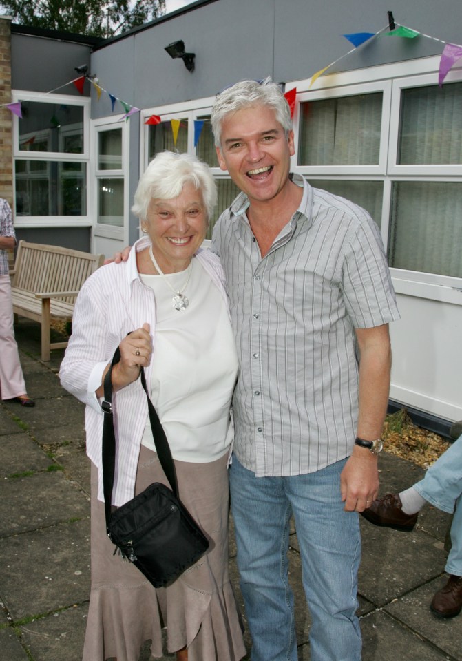 Phillip Schofield has paid a touching tribute after his mum Pat's funeral