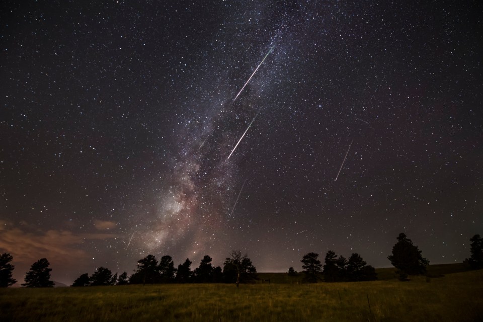 Fortunately the entire meteor shower occurs just before the Moon's first quarter phase, when the lunar disk is in waxing crescent