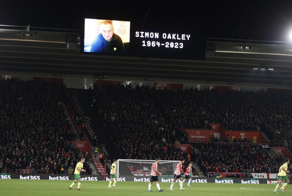 Saints fans and players paid tribute to Simon following his death