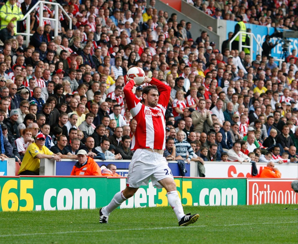 Tonks' long throws are just like the ones used back in the day by Rory Delap