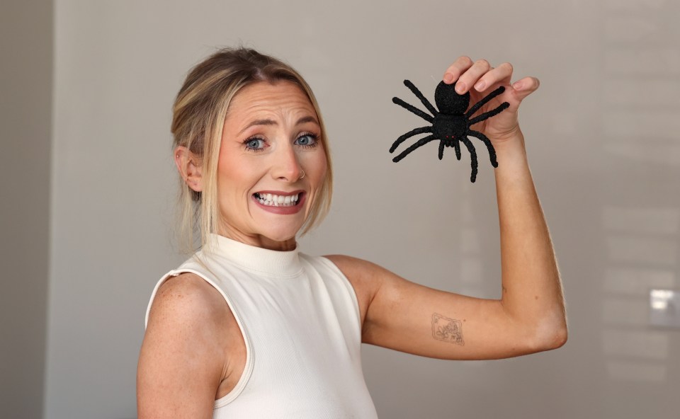 Zoe has also offered strangers wine in return for lifting the creepy crawlies from her property