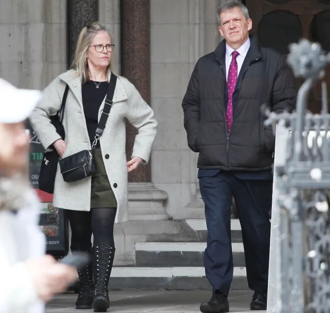 Robert and Helena Flach outside Central London County Court