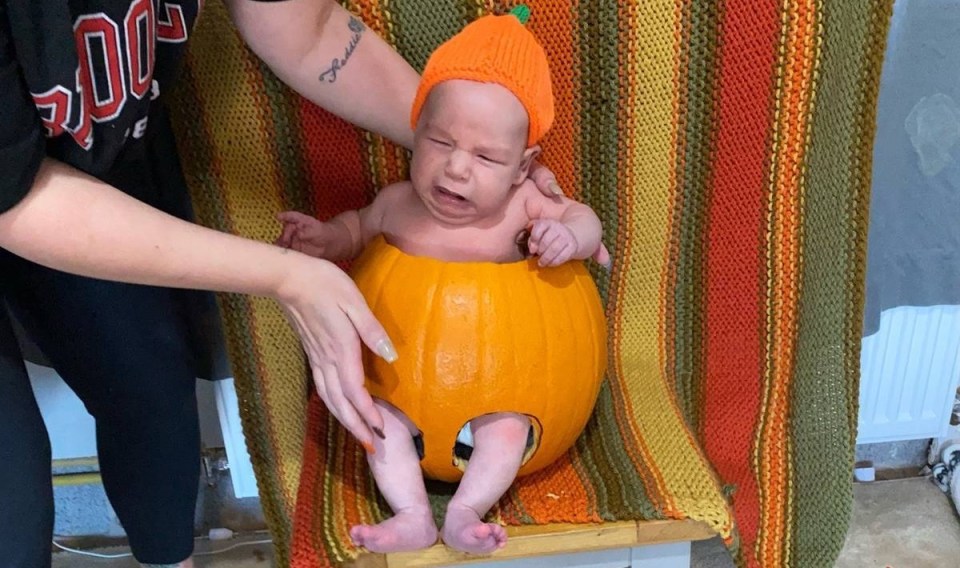 The photos showed him getting more and more upset as the DIY photoshoot continued