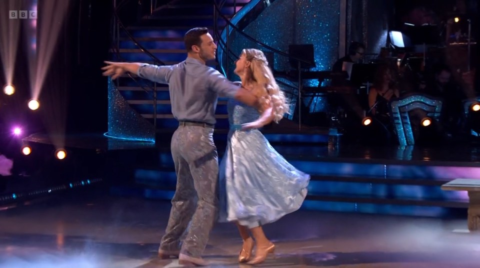 Sarah danced the foxtrot with partner Vito Coppola as Strictly Come Dancing continues.