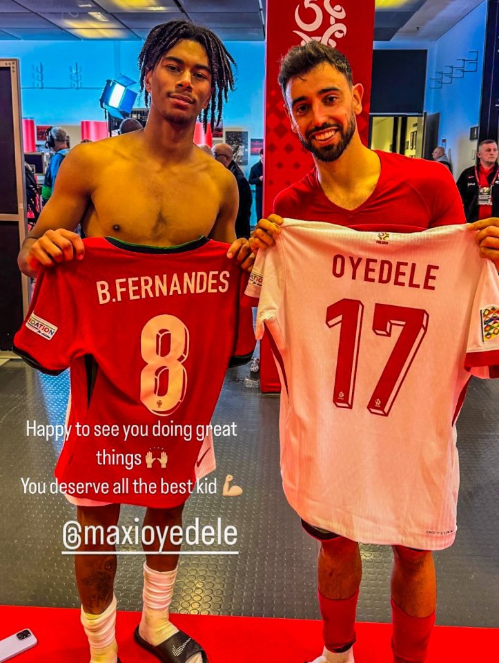 Maxi Oyedele posed with Bruno Fernandes after the game