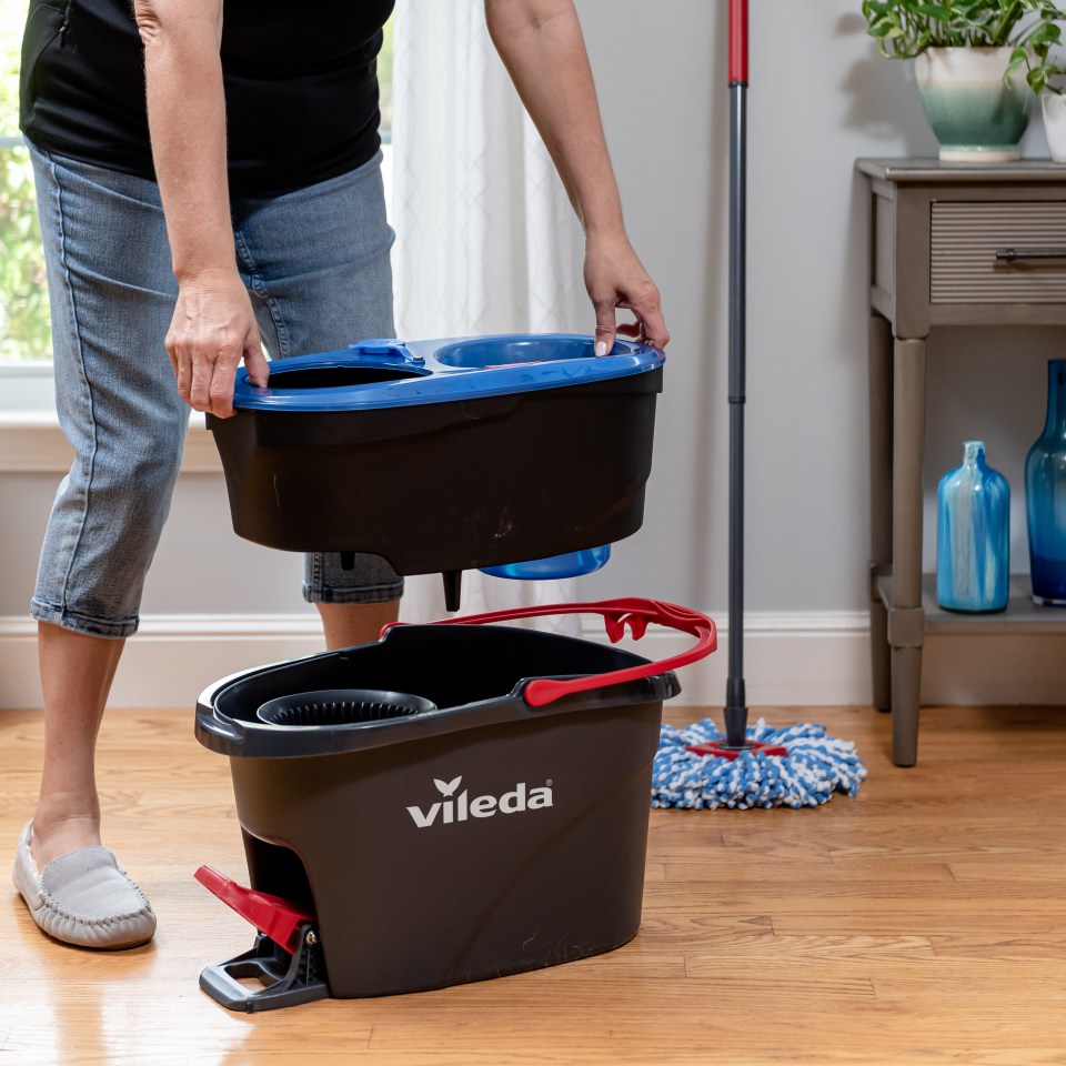 Save £10 on the Vileda RinseClean spin mop