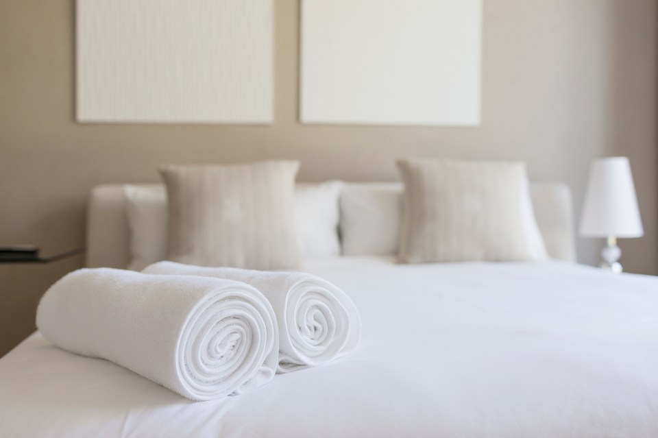 Using bright white sheets is actually a well-thought out choice