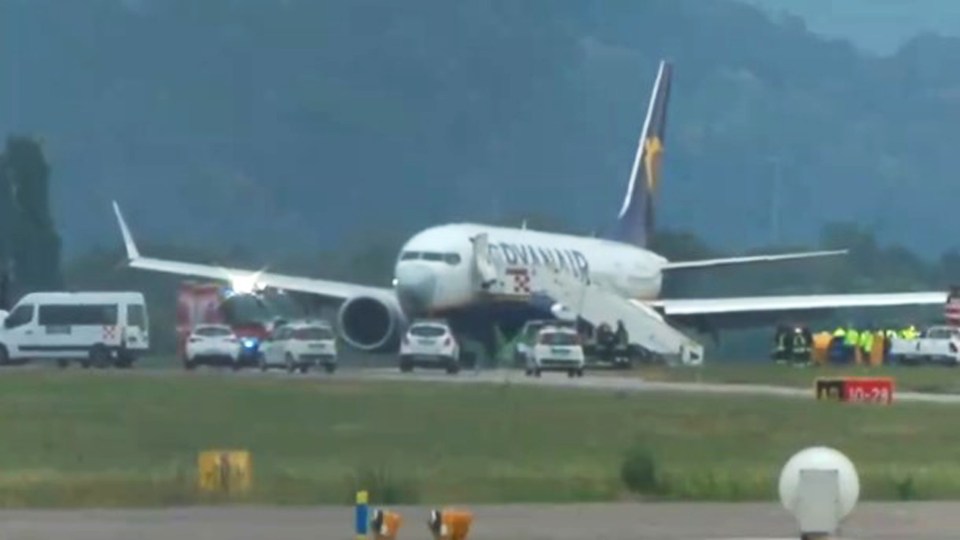 The tyres of a Ryanair plane have exploded upon landing