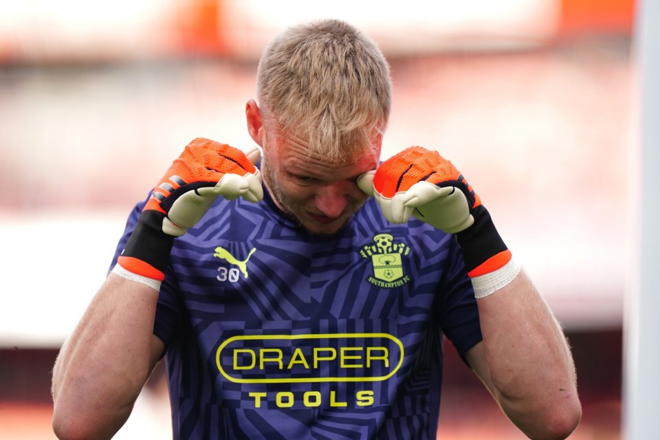 Southampton goalkeeper Aaron Ramsdale warming up prior to kick-off before the Premier League match at the Emirates Stadium, London. Picture date: Saturday October 5, 2024. PA Photo. See PA story SOCCER Arsenal. Photo credit should read: Zac Goodwin/PA Wire. RESTRICTIONS: EDITORIAL USE ONLY No use with unauthorised audio, video, data, fixture lists, club/league logos or "live" services. Online in-match use limited to 120 images, no video emulation. No use in betting, games or single club/league/player publications.