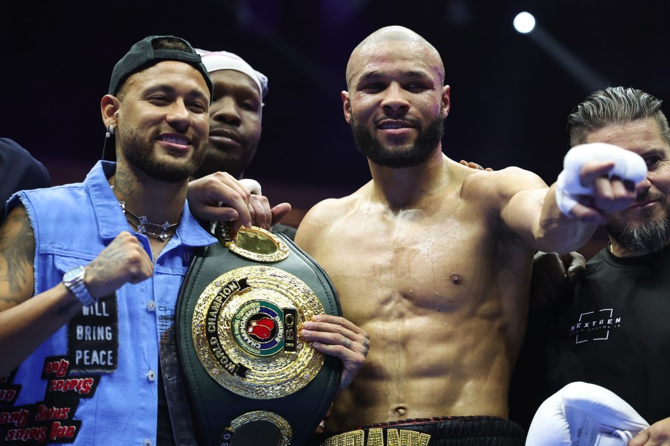 Eubank Jr celebrated his first win back after 13 months with Neymar