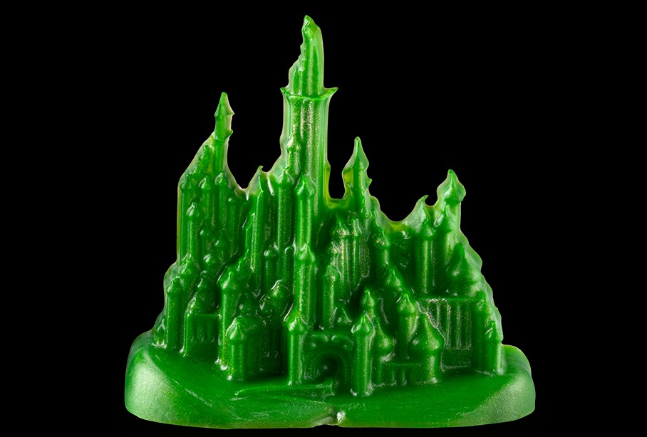 It’s all grand and it’s all green with one soapy day in Emerald City, the suds so fluffy, it defies gravity