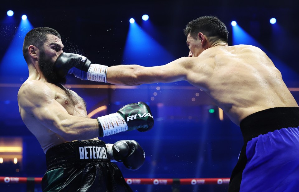 a boxer wearing a pair of riva boxing gloves