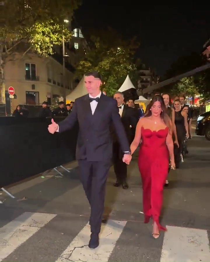 Emiliano Martinez was booed on his way into the Ballon d'Or ceremony