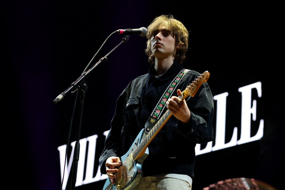 His band Villanelle will go on tour with Oasis as a support band