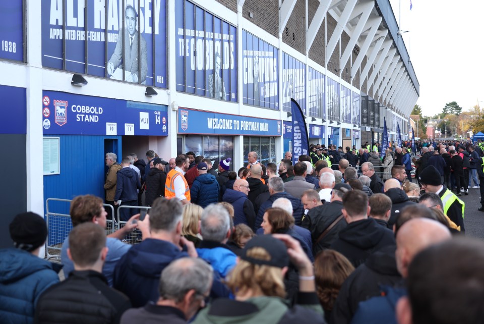 Long queues snaked out of the stadium moments before the scheduled 3pm start