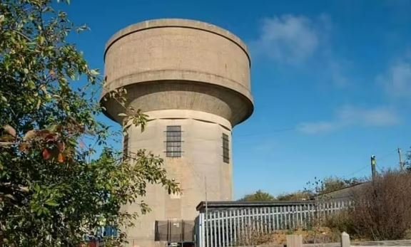 A water-tower on Grand Designs wet met with multiple setbacks