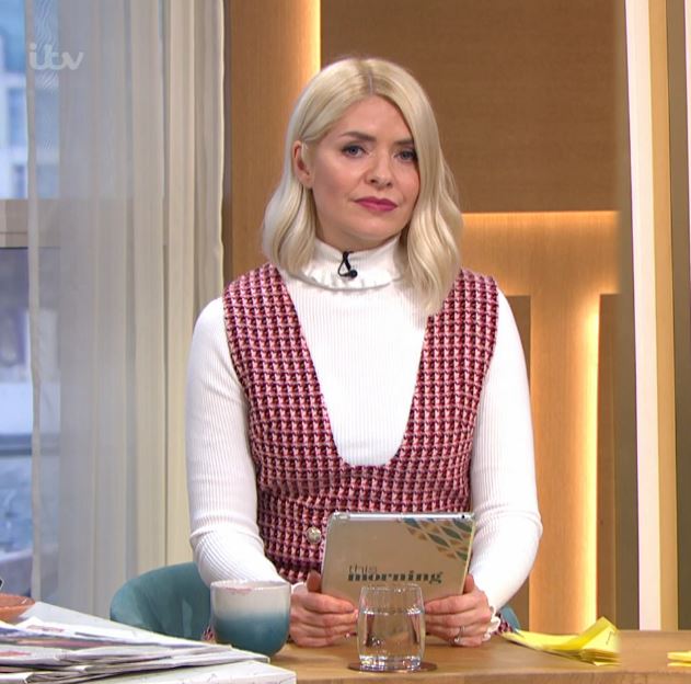 Holly Willoughby also left a public message of support to Davina