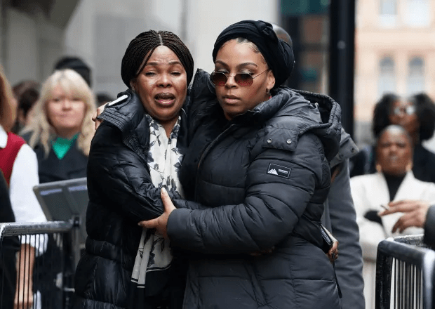 Helen Lumuanganu (left), the mother of Chris Kaba, arriving at the Old Bailey in September