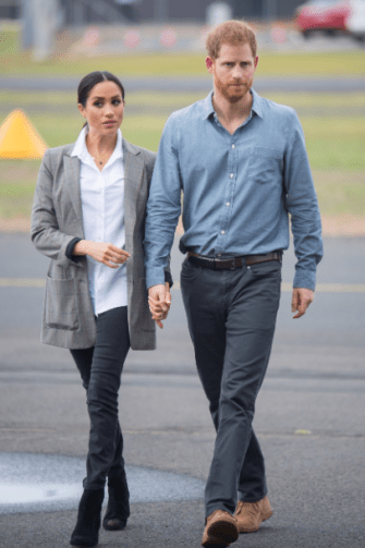 Meghan Markle and Prince Harry at Dubbo Airport, Australia on October 17, 2018