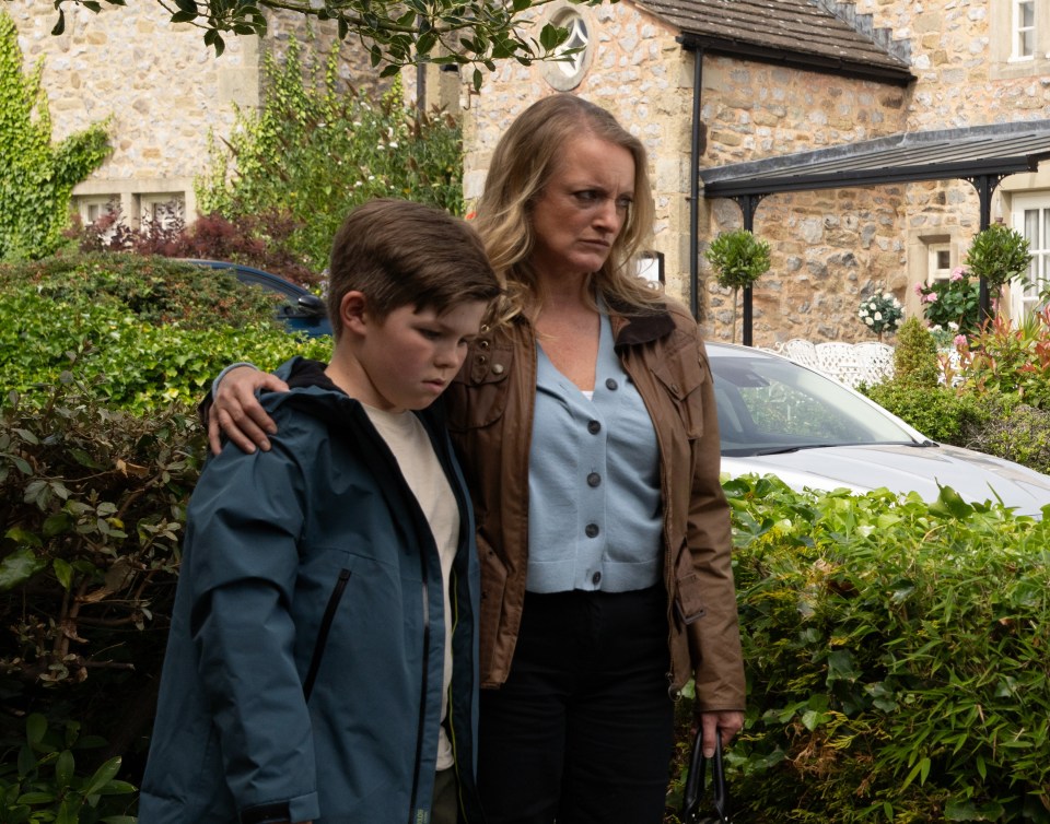 The mum tries to convince Carl to tell her what Tom did to shake the boy up