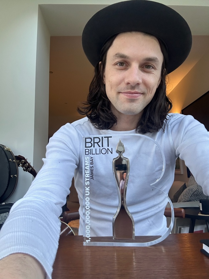 James Bay posed for a snap with his Brit Billion trophy