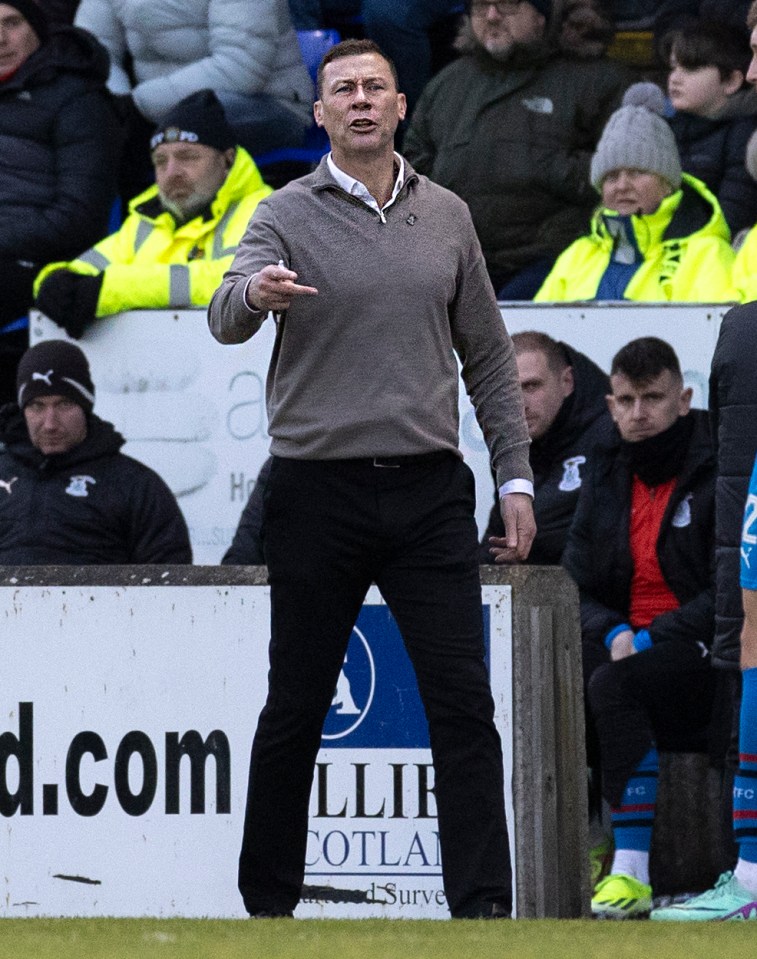 Inverness manager Duncan Ferguson is working for free to help out the crisis club