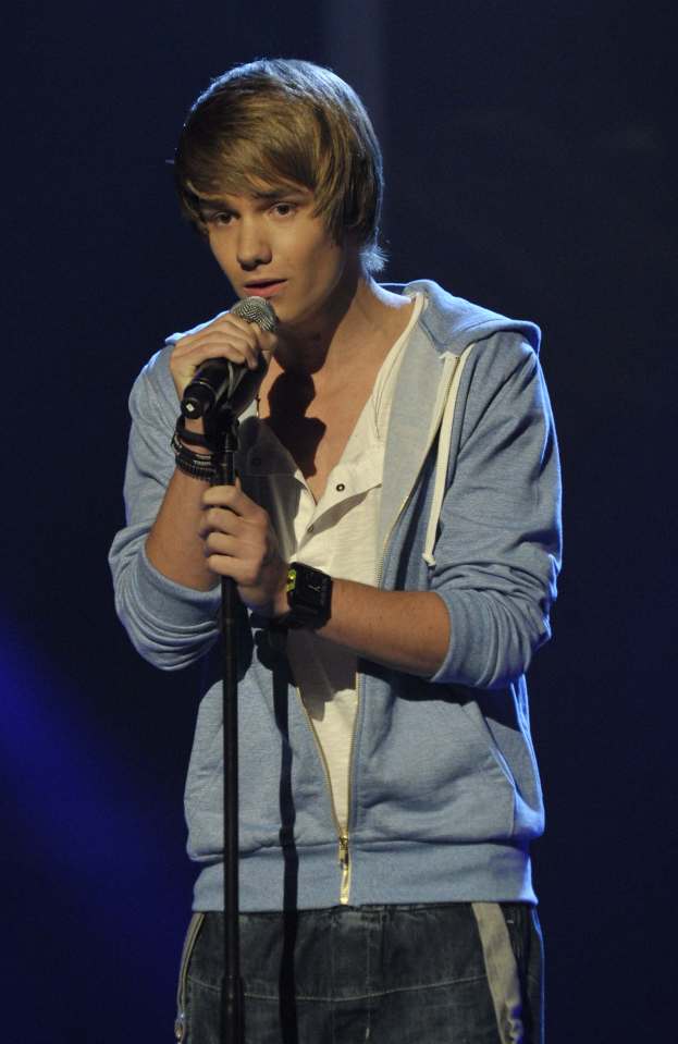 Liam singing as part of One Direction in 2010