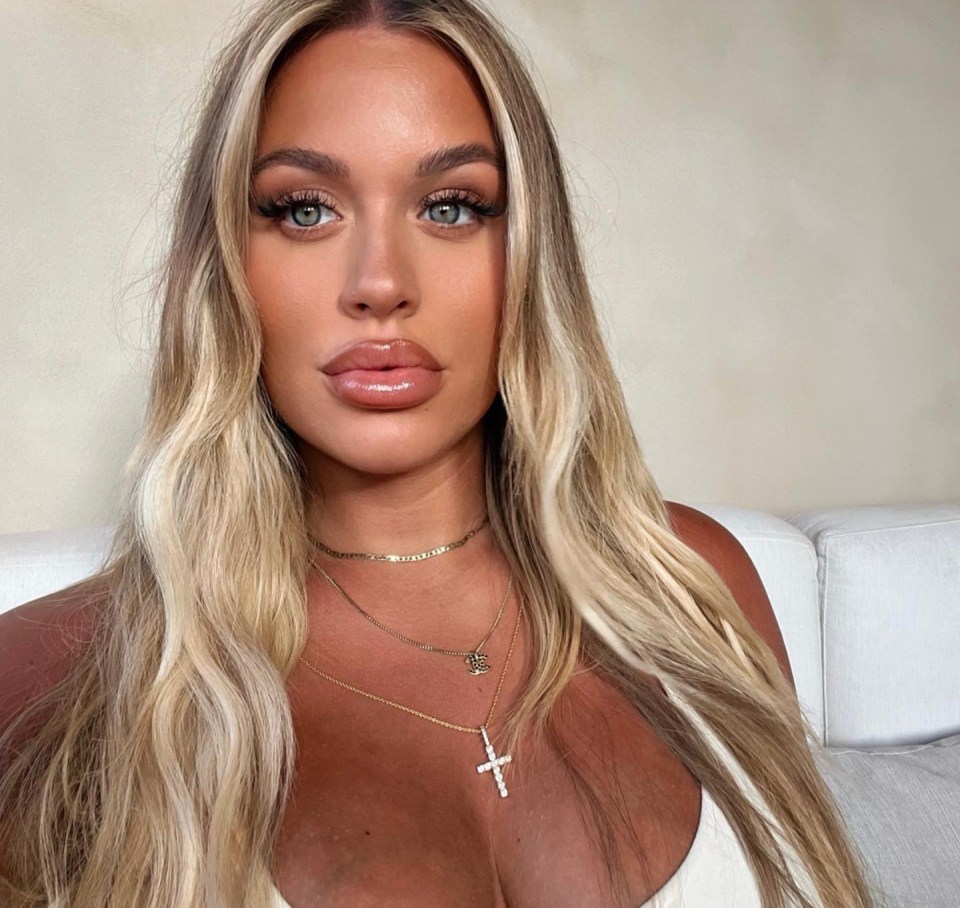 Lottie shows off her natural make up look in a post from her social media