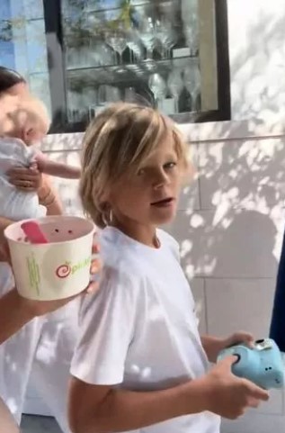 Phoebe and Daisy, who managed a joint TikTok page called Tommotwins, shared a sweet video from their family trip to LA that included Louis's son, Freddie