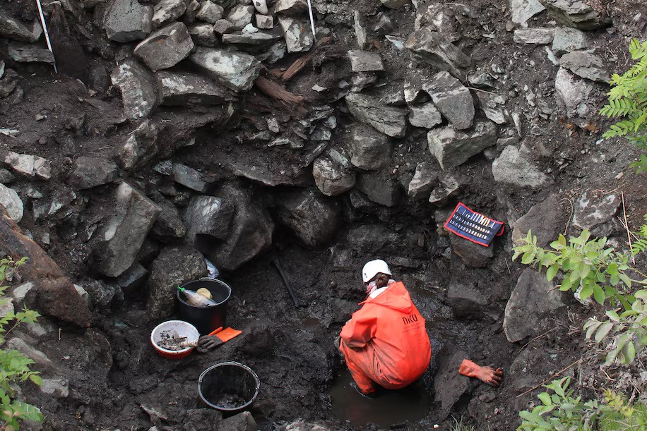 A medieval saga told of a man thrown in a well. Scientists found him.<br />
A team of researchers found the remains of the Well-man from an 800-year-old Norse saga and used ancient DNA analysis to reconstruct who he was.</p>
<p>In a well at Sverresborg castle in central Norway, scientists discovered the remains of Well-man, a minor figure in the Norse Sverris saga.