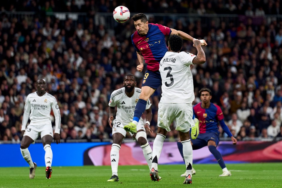 Lewandowski scored twice after the break as Barcelona won 4-0 at the Bernabeu