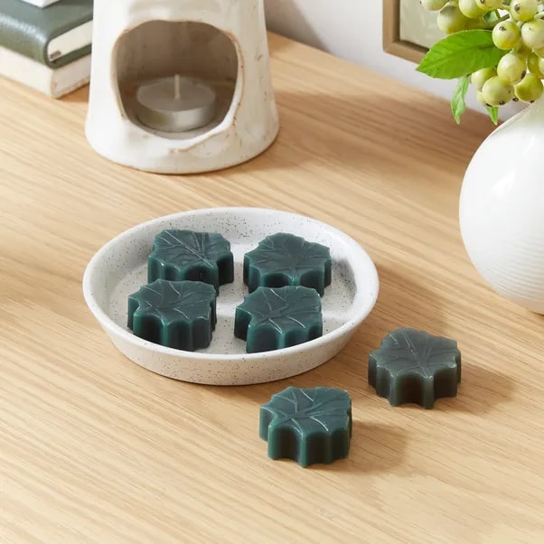 The discounted wax melts come in packs of six and have been festively shaped